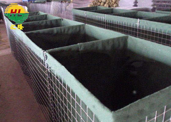 ارتفاع 0.6m-2.7m دیوار شن نظامی Hesco مانع طول 1.21m-33m
