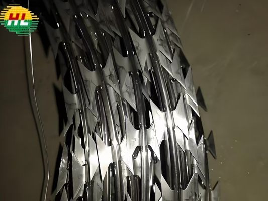 سیم خاردار چند ماده ای با قطر 700 کویل و قطر 2.0 سیم